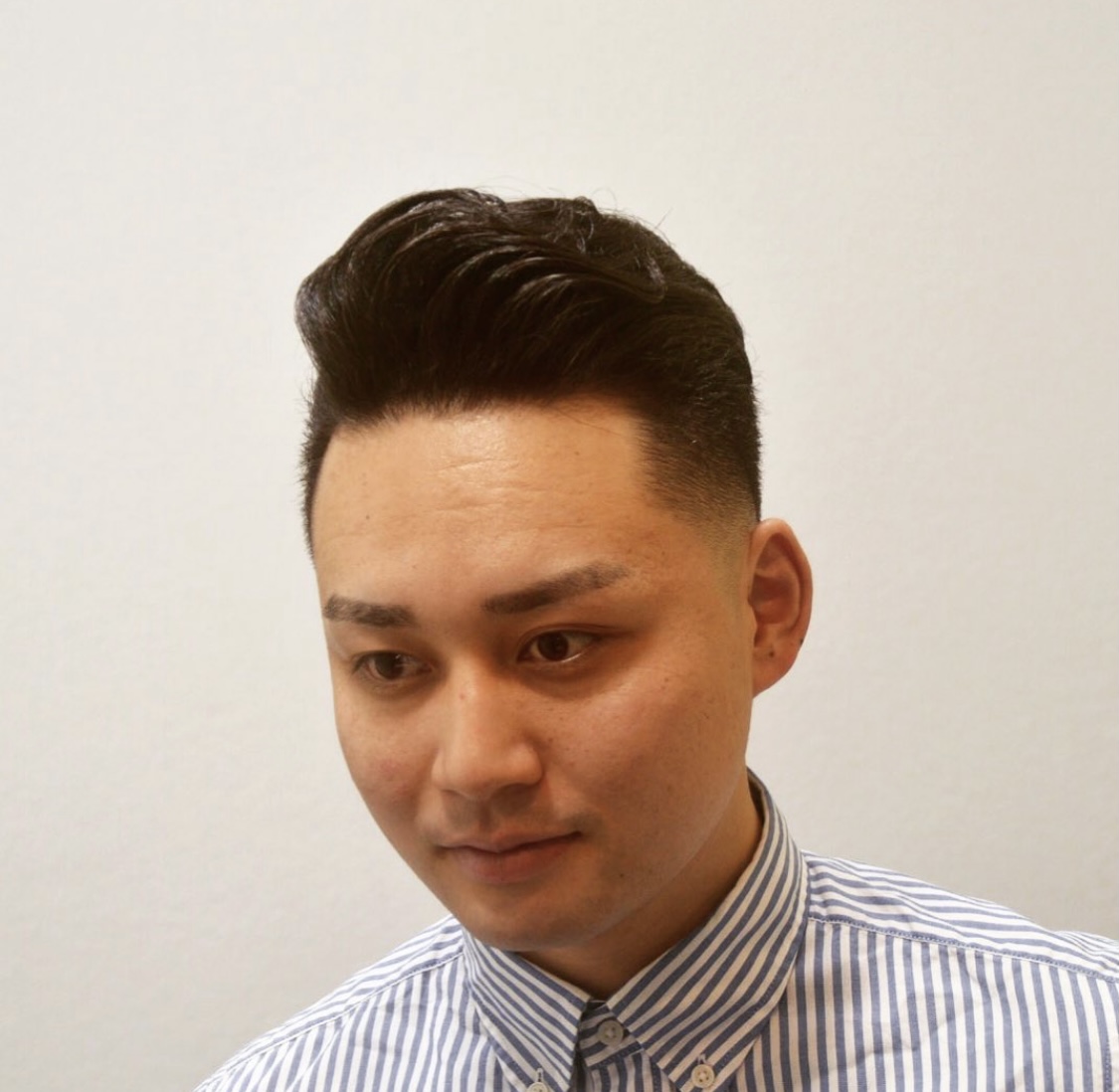 フェードカット バーバースタイル 髪型 ヘアカタログ ヘアスタイル ポンパドール