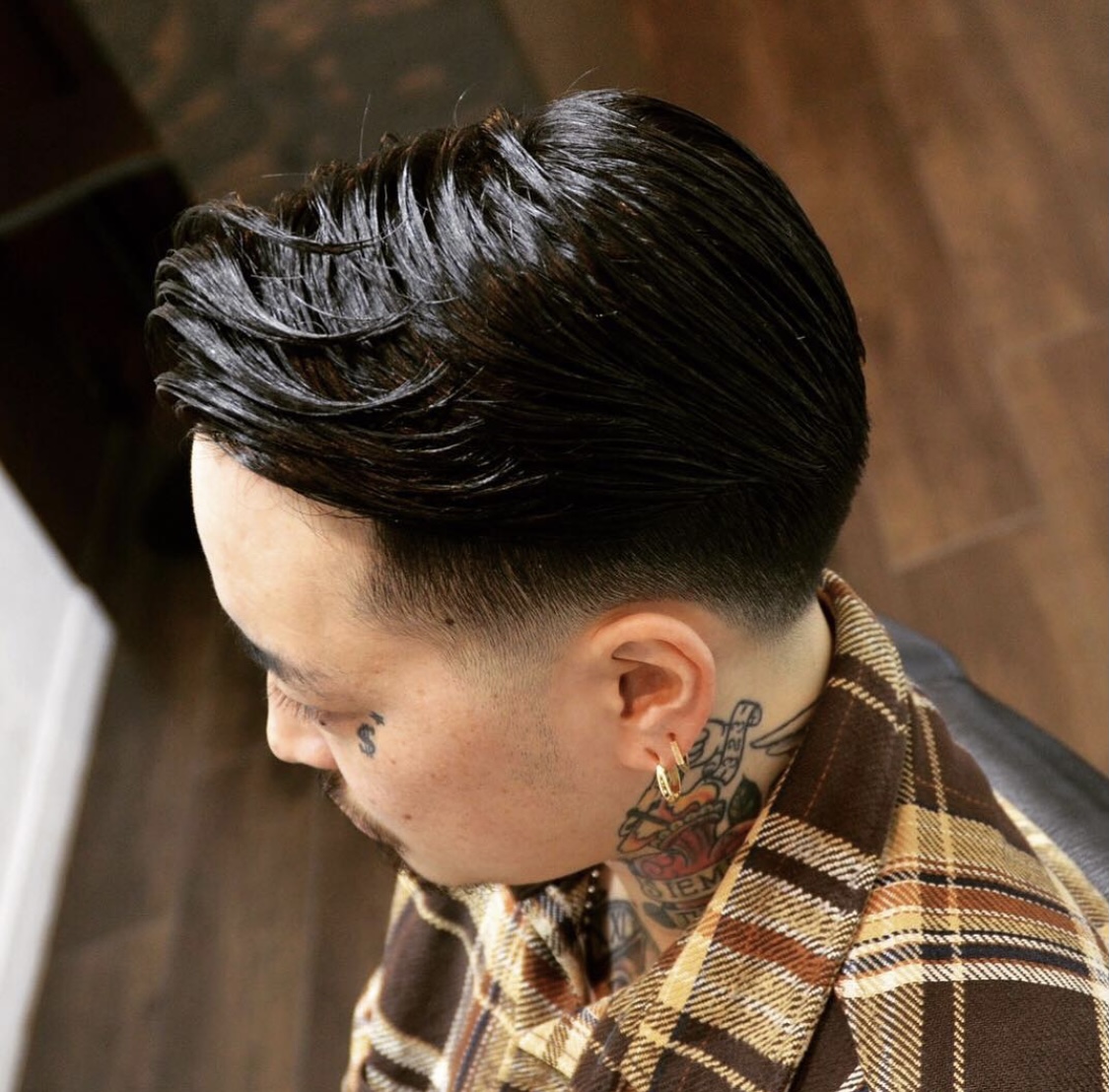 フェードカット ローフェード　刈り上げ　メンズ　髪型　ヘアカタログ