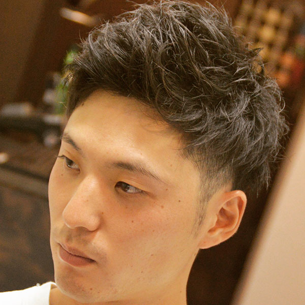 フェードカット バーバースタイル 髪型 ヘアカタログ ヘアスタイル ジェットモヒカン