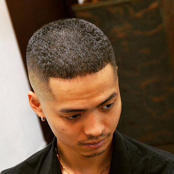 フェードカット バーバースタイル 髪型 ヘアカタログ ヘアスタイル バズカット ボウズフェード