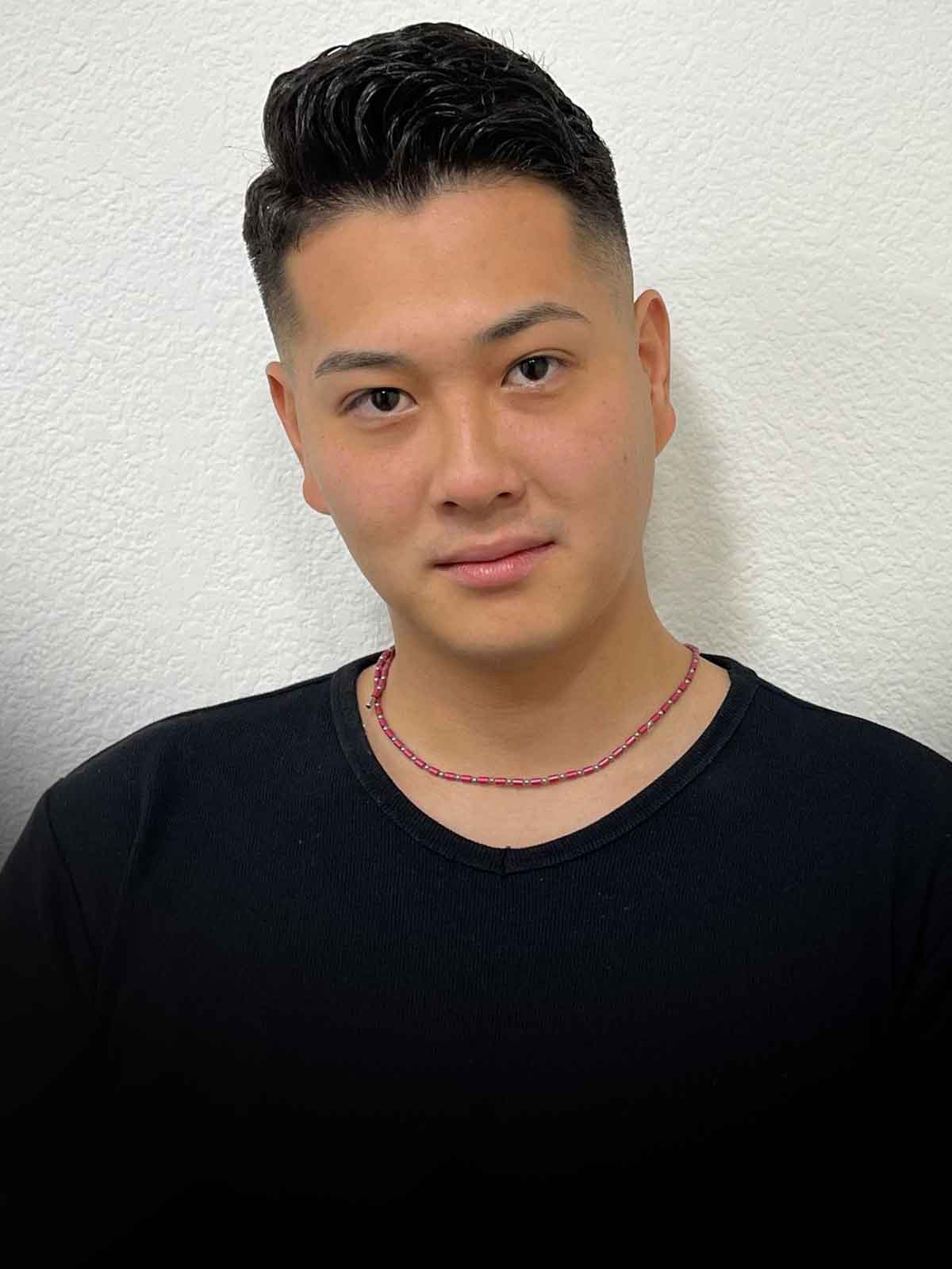 フェードカット バーバースタイル 髪型 ヘアカタログ ヘアスタイル ポンパドール