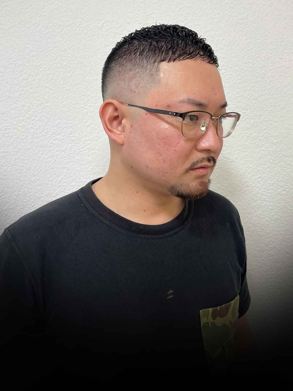 エラ張り・ベース顔メンズにおすすめの髪型 スキンフェード バーバースタイル バズカット ボウズフェード